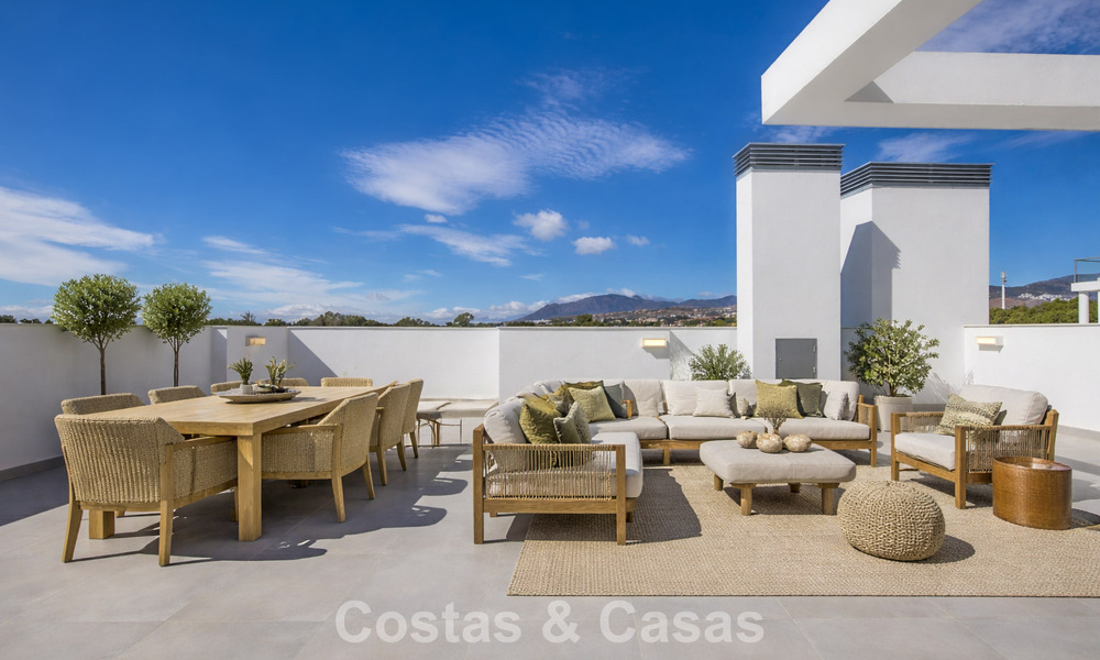 Maison mitoyenne moderne à vendre à proximité des commodités de guadalmina et du centre de San Pedro, Marbella 799910