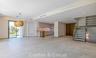 Maison mitoyenne moderne à vendre à proximité des commodités de guadalmina et du centre de San Pedro, Marbella 799912 