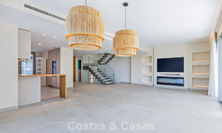Maison mitoyenne moderne à vendre à proximité des commodités de guadalmina et du centre de San Pedro, Marbella 799913 