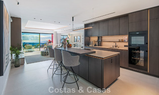 Penthouse haut de gamme entièrement rénové avec vue spectaculaire sur la mer à vendre à Marbella - Benahavís 800043 