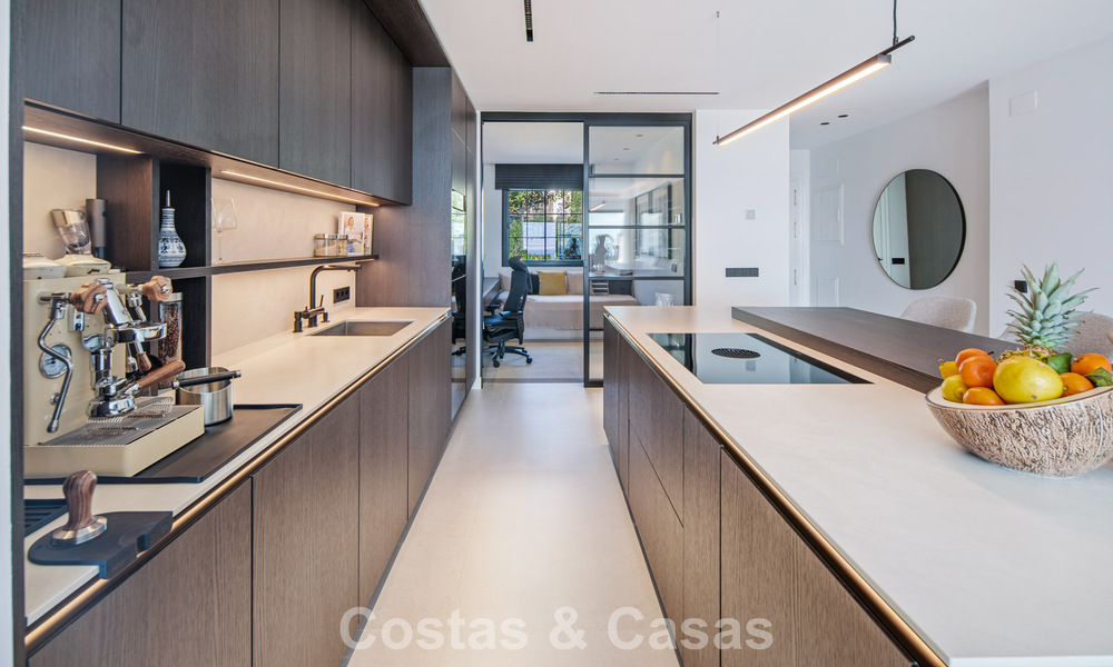 Penthouse haut de gamme entièrement rénové avec vue spectaculaire sur la mer à vendre à Marbella - Benahavís 800046