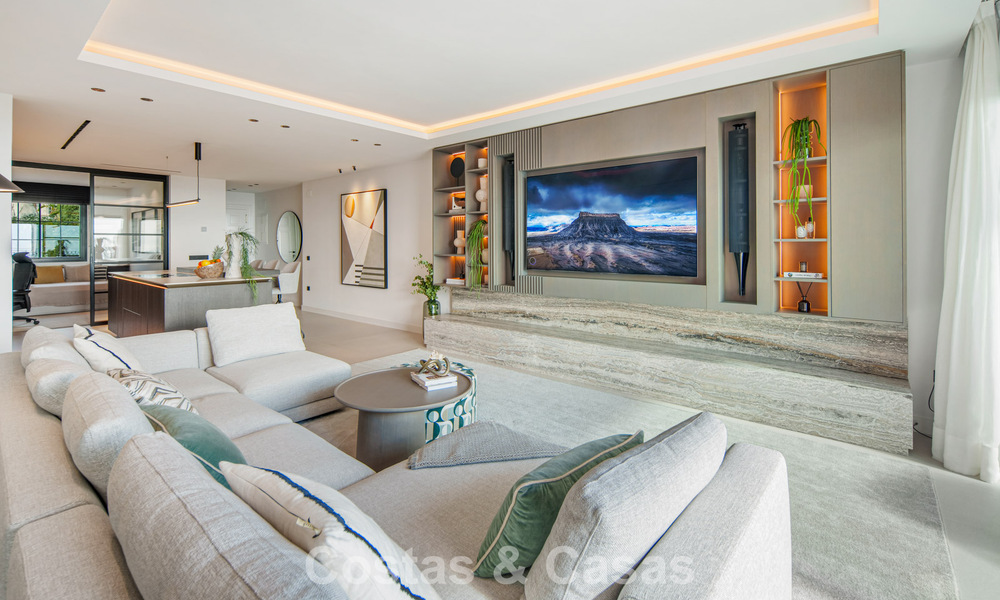 Penthouse haut de gamme entièrement rénové avec vue spectaculaire sur la mer à vendre à Marbella - Benahavís 800050