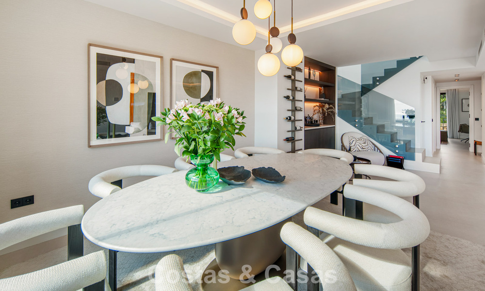 Penthouse haut de gamme entièrement rénové avec vue spectaculaire sur la mer à vendre à Marbella - Benahavís 800051