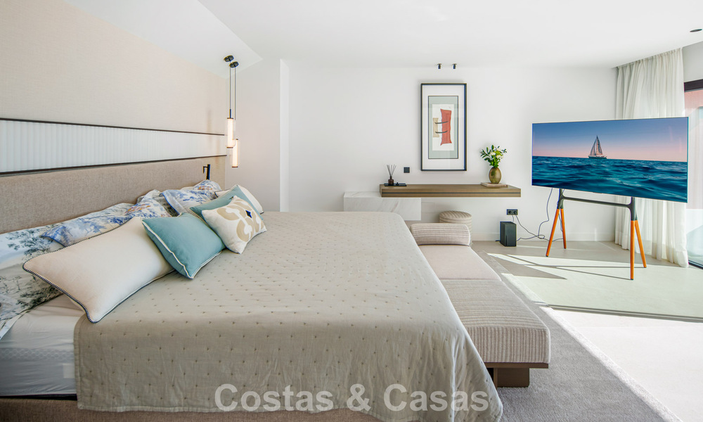 Penthouse haut de gamme entièrement rénové avec vue spectaculaire sur la mer à vendre à Marbella - Benahavís 800056