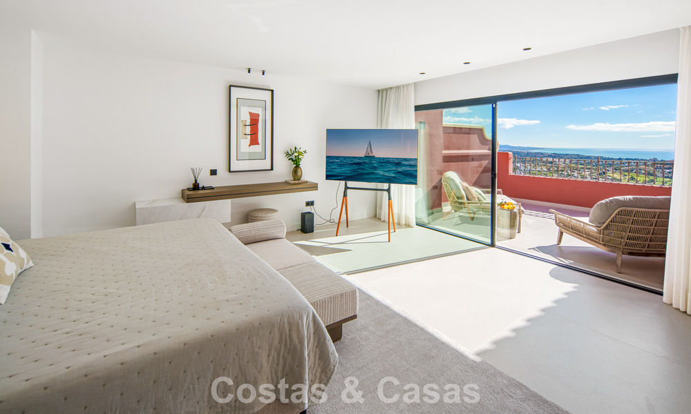 Penthouse haut de gamme entièrement rénové avec vue spectaculaire sur la mer à vendre à Marbella - Benahavís 800057
