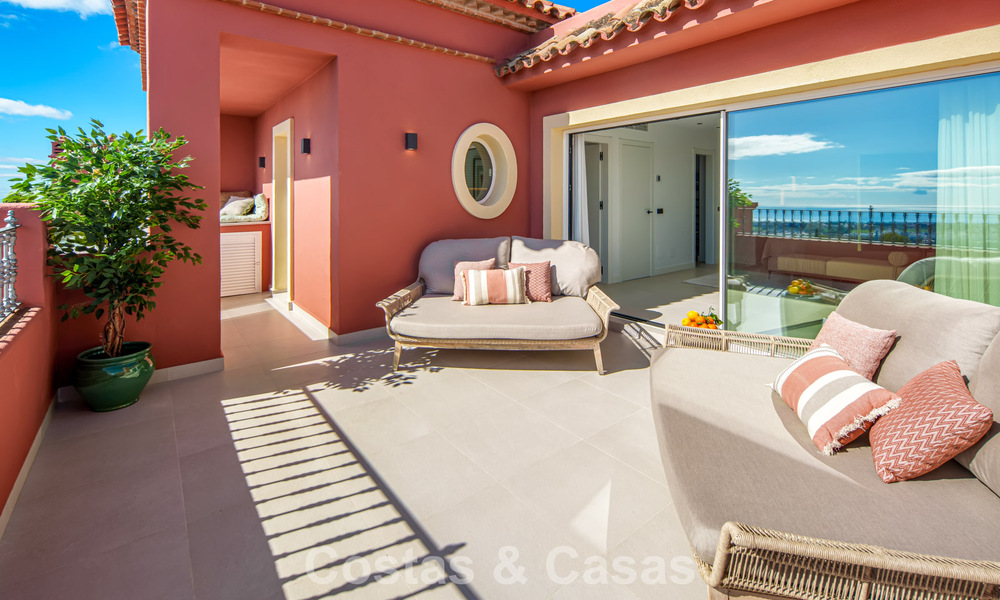 Penthouse haut de gamme entièrement rénové avec vue spectaculaire sur la mer à vendre à Marbella - Benahavís 800062