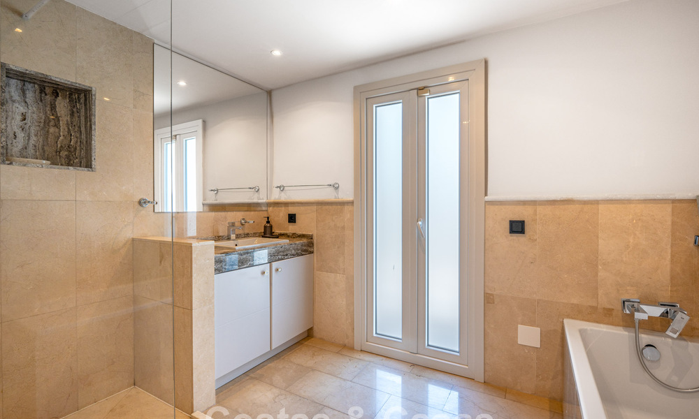 Villa de luxe avec espace de divertissement à vendre à Nueva Andalucía, Marbella 799995