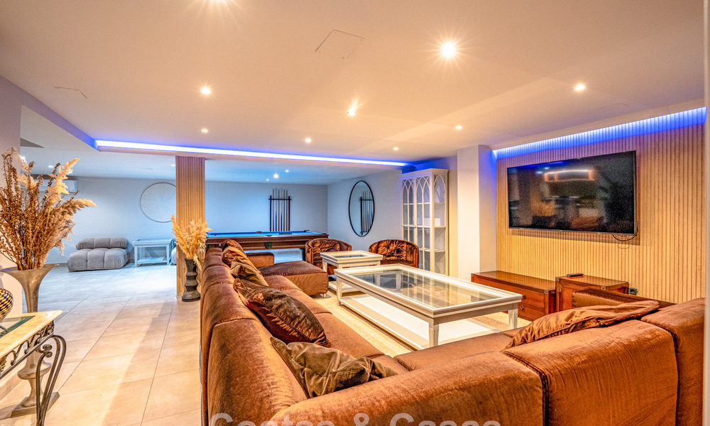Villa de luxe avec espace de divertissement à vendre à Nueva Andalucía, Marbella 800003