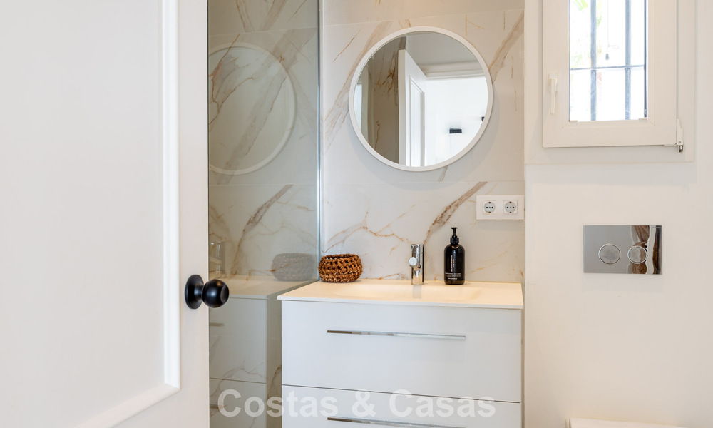 Magnifique villa andalouse contemporaine rénovée avec vue panoramique sur la mer à vendre à Sotogrande, Costa del Sol 799856