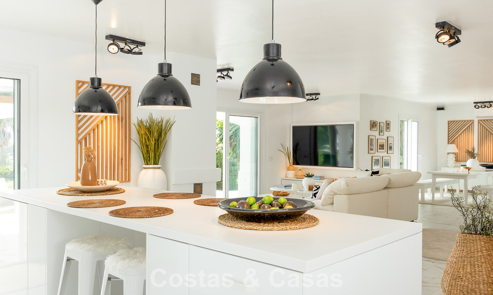 Magnifique villa andalouse contemporaine rénovée avec vue panoramique sur la mer à vendre à Sotogrande, Costa del Sol 799868