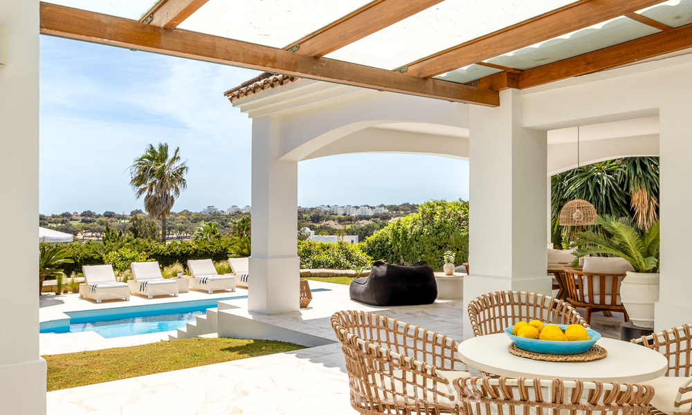 Magnifique villa andalouse contemporaine rénovée avec vue panoramique sur la mer à vendre à Sotogrande, Costa del Sol 799871
