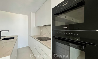 Résidences de luxe modernes prêtes à emménager à vendre dans un complexe de style resort à Fuengirola, Costa del Sol 799923 