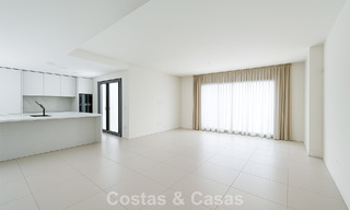 Résidences de luxe modernes prêtes à emménager à vendre dans un complexe de style resort à Fuengirola, Costa del Sol 799924 