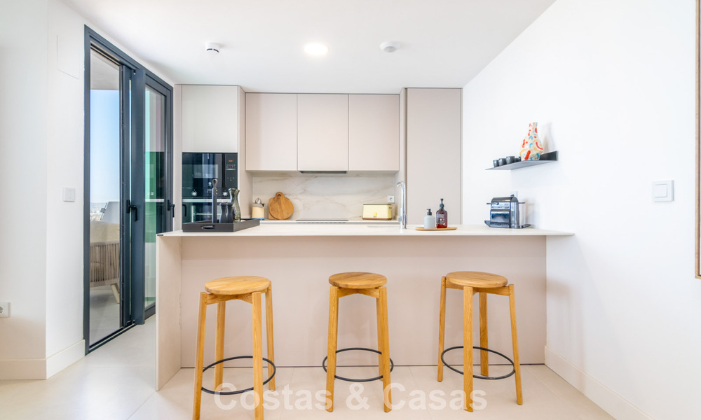 Résidences de luxe modernes prêtes à emménager à vendre dans un complexe de style resort à Fuengirola, Costa del Sol 799929