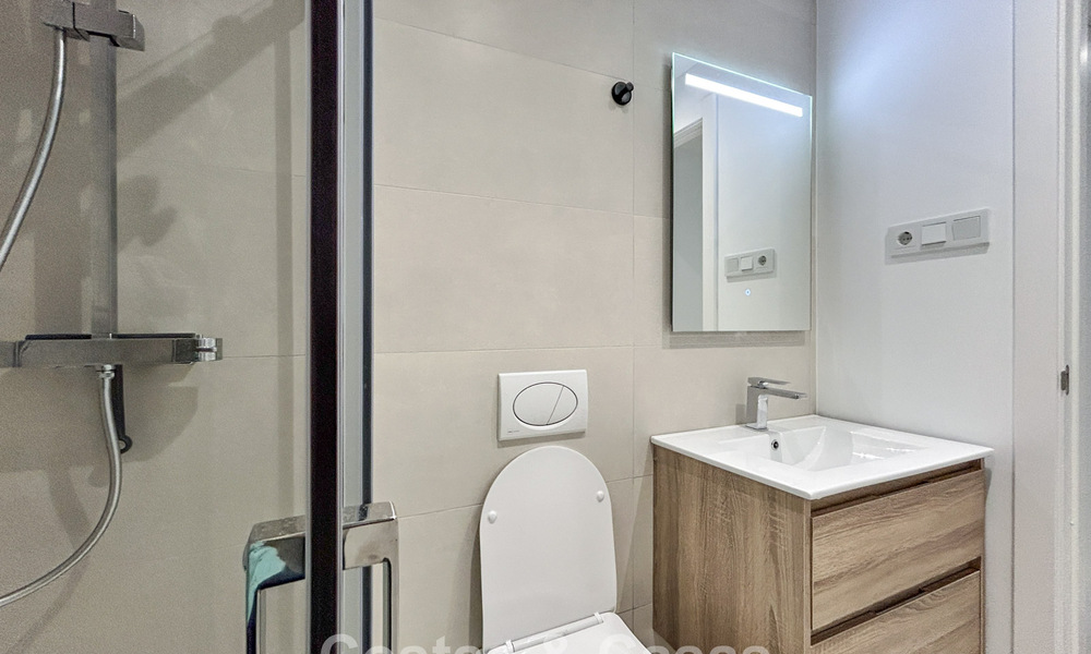 Résidences de luxe modernes prêtes à emménager à vendre dans un complexe de style resort à Fuengirola, Costa del Sol 799944