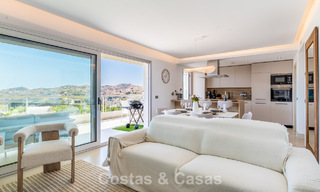 Appartement très lumineux avec grande terrasse type lounge à vendre à La Cala Golf, Mijas, Costa del Sol 799960 
