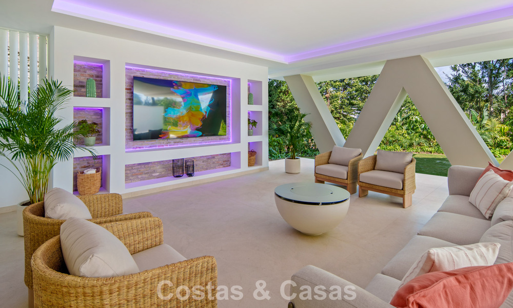 Villa contemporaine de design avec vue panoramique à vendre dans la Vallée du Golf de Nueva Andalucía, Marbella 800122