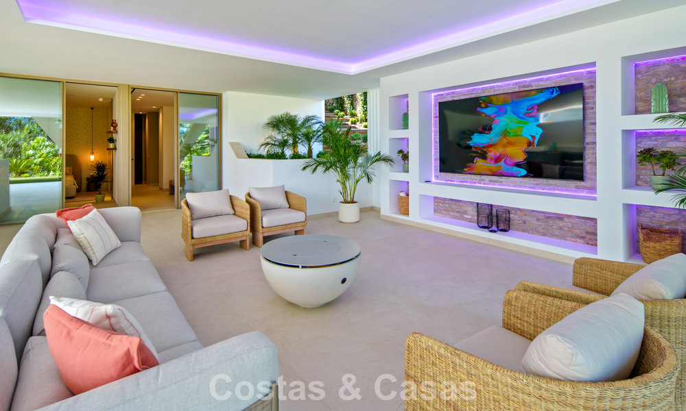 Villa contemporaine de design avec vue panoramique à vendre dans la Vallée du Golf de Nueva Andalucía, Marbella 800125
