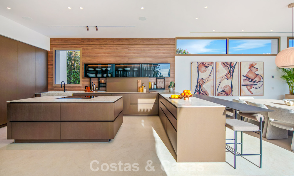 Villa contemporaine de design avec vue panoramique à vendre dans la Vallée du Golf de Nueva Andalucía, Marbella 800135