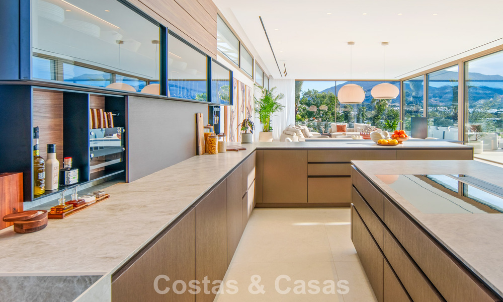 Villa contemporaine de design avec vue panoramique à vendre dans la Vallée du Golf de Nueva Andalucía, Marbella 800136