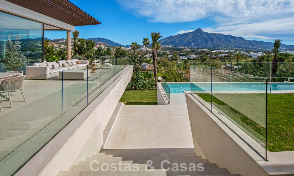 Villa contemporaine de design avec vue panoramique à vendre dans la Vallée du Golf de Nueva Andalucía, Marbella 800169