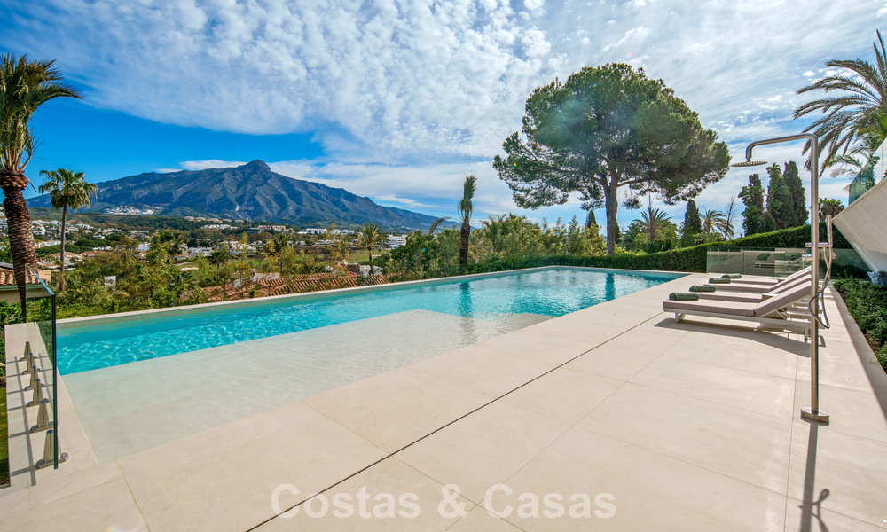 Villa contemporaine de design avec vue panoramique à vendre dans la Vallée du Golf de Nueva Andalucía, Marbella 800171
