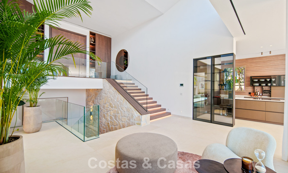 Villa contemporaine de design avec vue panoramique à vendre dans la Vallée du Golf de Nueva Andalucía, Marbella 800177
