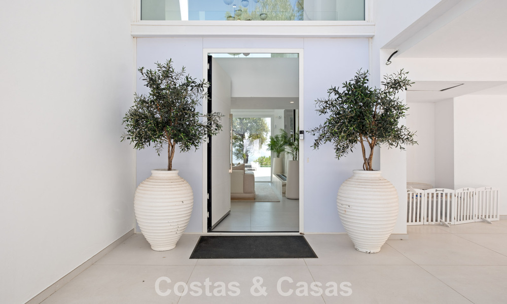 Élégante villa de luxe au style moderne avec vues panoramique à vendre dans les Collines a l'est de Marbella 800262