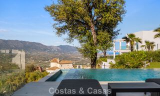Élégante villa de luxe au style moderne avec vues panoramique à vendre dans les Collines a l'est de Marbella 800264 