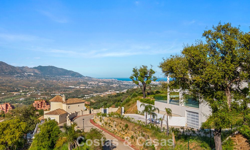Élégante villa de luxe au style moderne avec vues panoramique à vendre dans les Collines a l'est de Marbella 800266