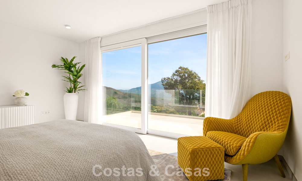 Élégante villa de luxe au style moderne avec vues panoramique à vendre dans les Collines a l'est de Marbella 800270