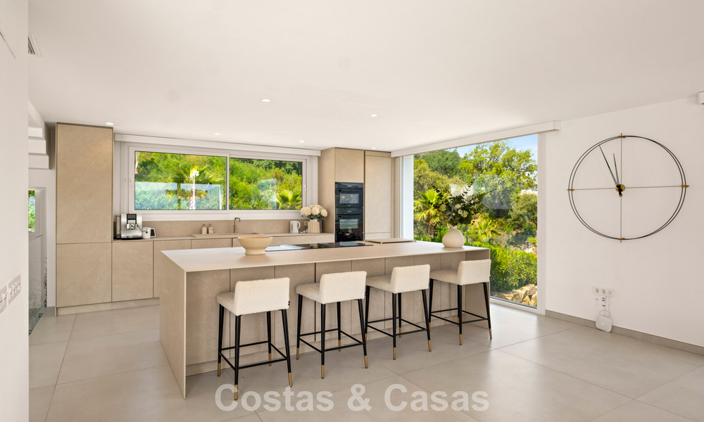 Élégante villa de luxe au style moderne avec vues panoramique à vendre dans les Collines a l'est de Marbella 800281