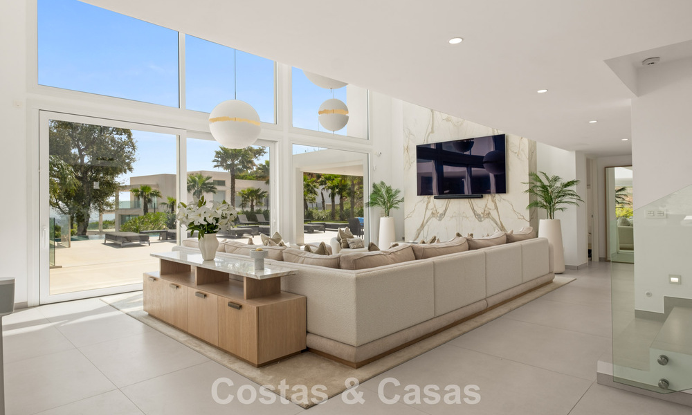 Élégante villa de luxe au style moderne avec vues panoramique à vendre dans les Collines a l'est de Marbella 800285