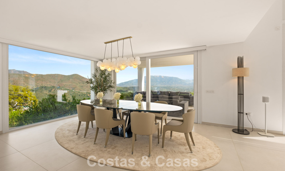 Élégante villa de luxe au style moderne avec vues panoramique à vendre dans les Collines a l'est de Marbella 800288