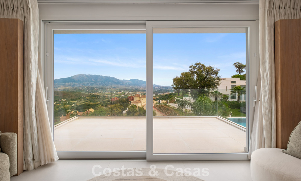 Élégante villa de luxe au style moderne avec vues panoramique à vendre dans les Collines a l'est de Marbella 800297