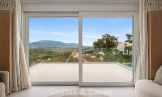 Élégante villa de luxe au style moderne avec vues panoramique à vendre dans les Collines a l'est de Marbella 800297 