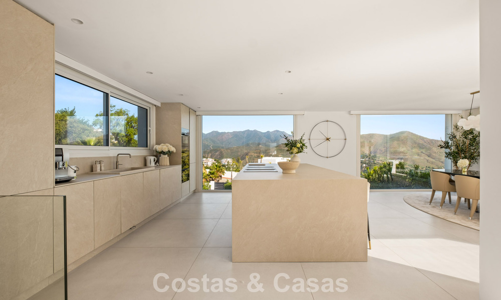 Élégante villa de luxe au style moderne avec vues panoramique à vendre dans les Collines a l'est de Marbella 800304