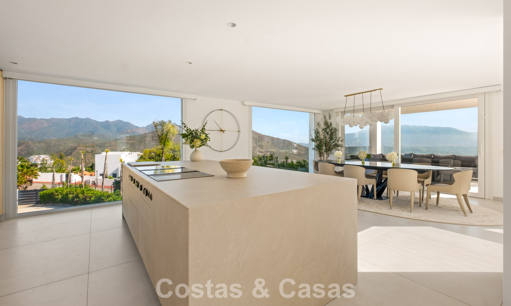 Élégante villa de luxe au style moderne avec vues panoramique à vendre dans les Collines a l'est de Marbella 800305