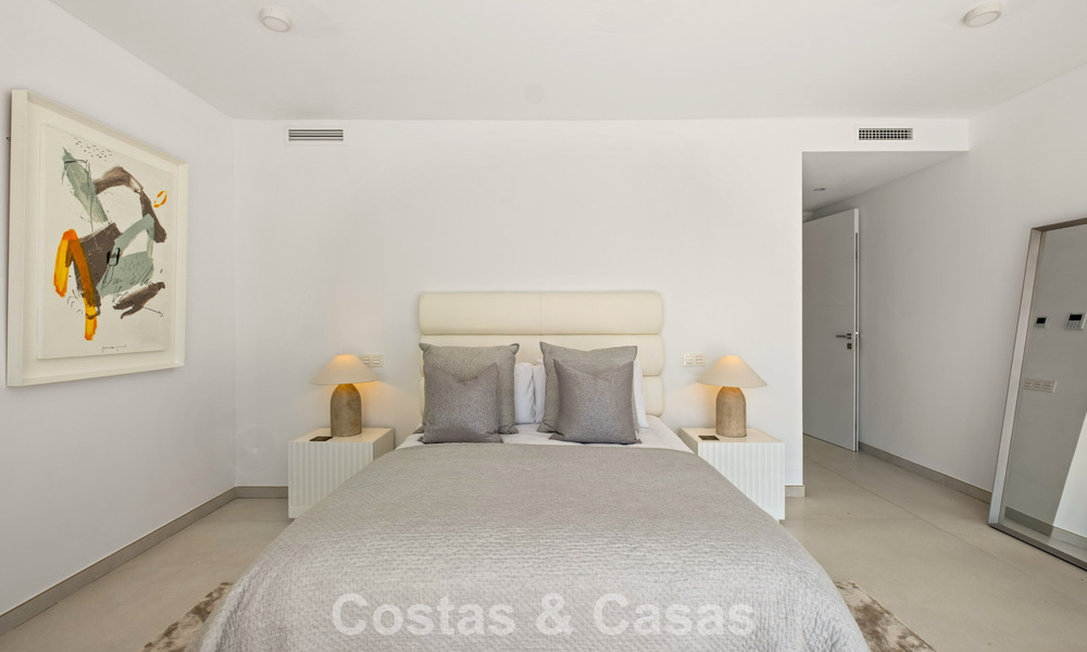Élégante villa de luxe au style moderne avec vues panoramique à vendre dans les Collines a l'est de Marbella 800307
