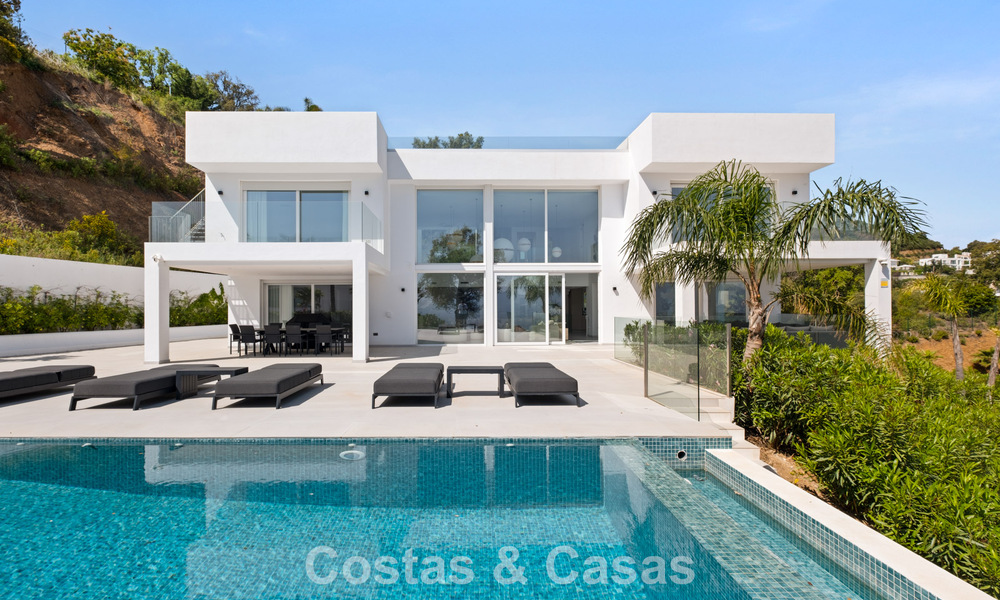 Élégante villa de luxe au style moderne avec vues panoramique à vendre dans les Collines a l'est de Marbella 800314