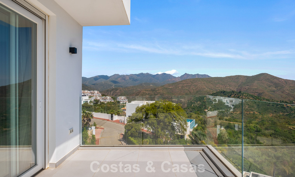 Élégante villa de luxe au style moderne avec vues panoramique à vendre dans les Collines a l'est de Marbella 800317