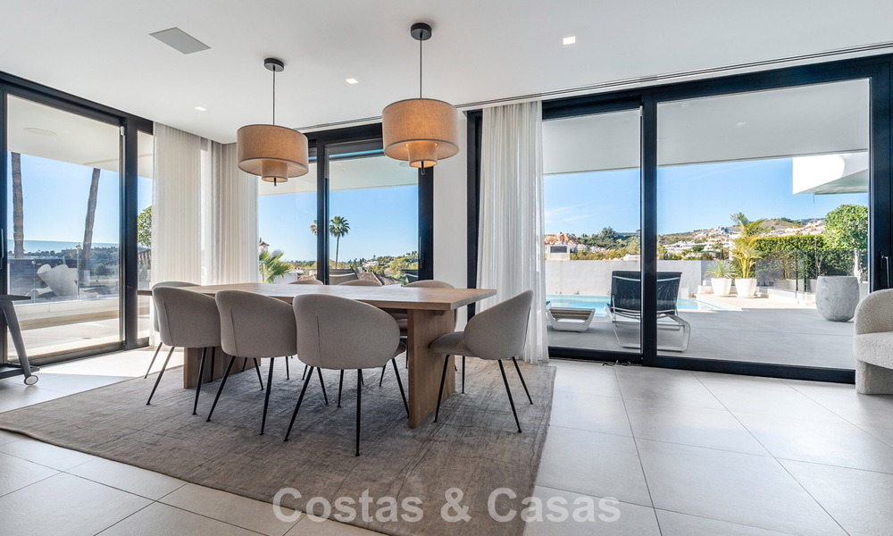 Villa de luxe sophistiquée à vendre avec vue panoramique dans la prestigieuse vallée du golf de Nueva Andalucía, Marbella 800329