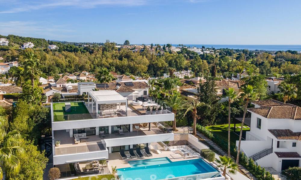 Villa de luxe sophistiquée à vendre avec vue panoramique dans la prestigieuse vallée du golf de Nueva Andalucía, Marbella 800332