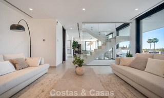 Villa de luxe sophistiquée à vendre avec vue panoramique dans la prestigieuse vallée du golf de Nueva Andalucía, Marbella 800335 