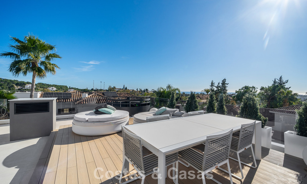 Villa de luxe sophistiquée à vendre avec vue panoramique dans la prestigieuse vallée du golf de Nueva Andalucía, Marbella 800336