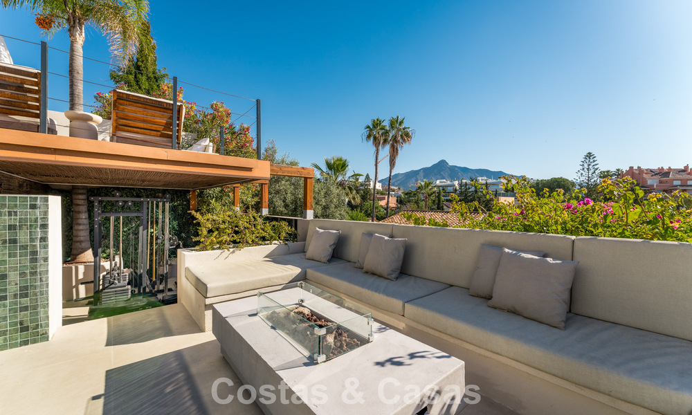 Villa moderne de luxe rénovée avec vue imprenable à vendre à Nueva Andalucía, Marbella 800357