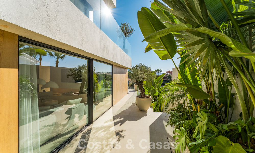 Villa moderne de luxe rénovée avec vue imprenable à vendre à Nueva Andalucía, Marbella 800358