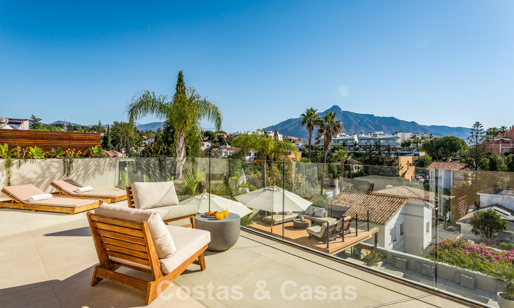 Villa moderne de luxe rénovée avec vue imprenable à vendre à Nueva Andalucía, Marbella 800359
