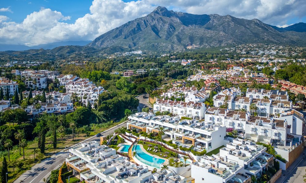 Luxueuse maison mitoyenne à vendre près de Puente Romano, Golden Mile de Marbella 800379