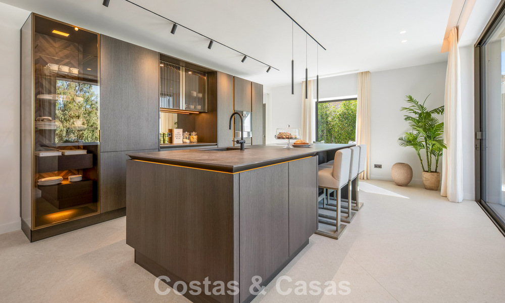 Villa de luxe méditerranéenne moderne à vendre dans une résidence sécurisée à Marbella - Benahavís 800399